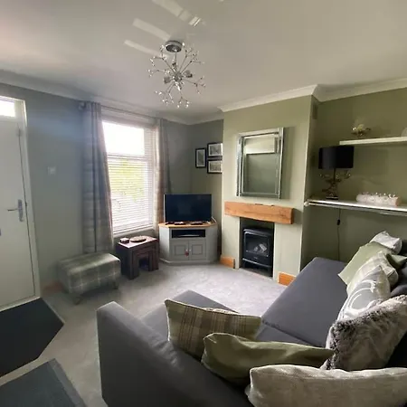 Outskirts Of Ulverston, Entire - Sleeps 4 אולברסטון