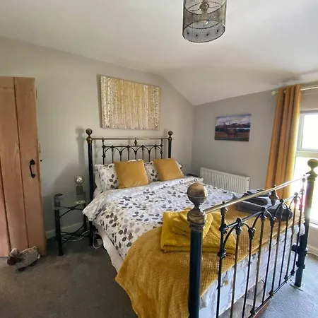 Outskirts Of Ulverston, Entire - Sleeps 4