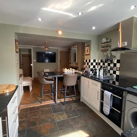 Outskirts Of Ulverston, Entire - Sleeps 4 Semesterbostad Ulverston
