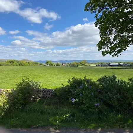 Semesterbostad Outskirts Of Ulverston, Entire - Sleeps 4